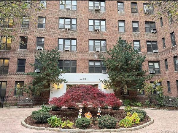 67-40 Yellowstone Boulevard , Unit 6L, Forest Hills, NY 11375