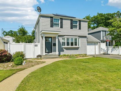 93 Crest Road W Merrick, NY 11566