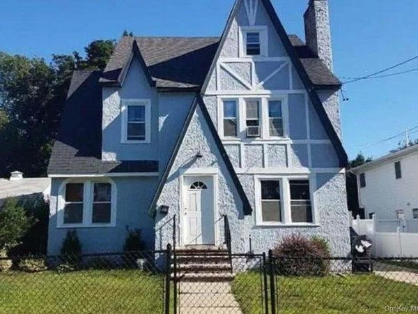 17 Hope Street , Hempstead, NY 11550