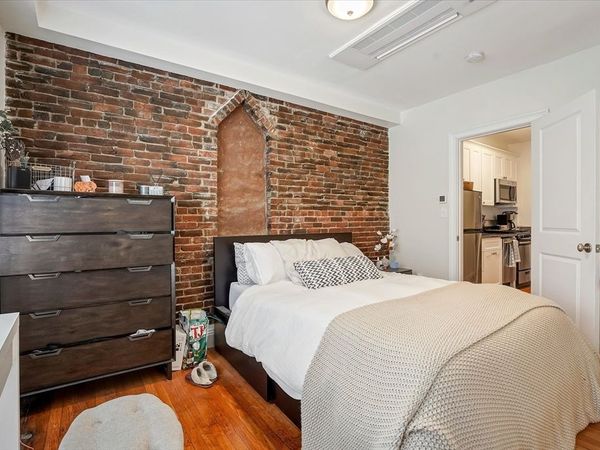130 Myrtle St, Unit 2, Boston, MA 02114