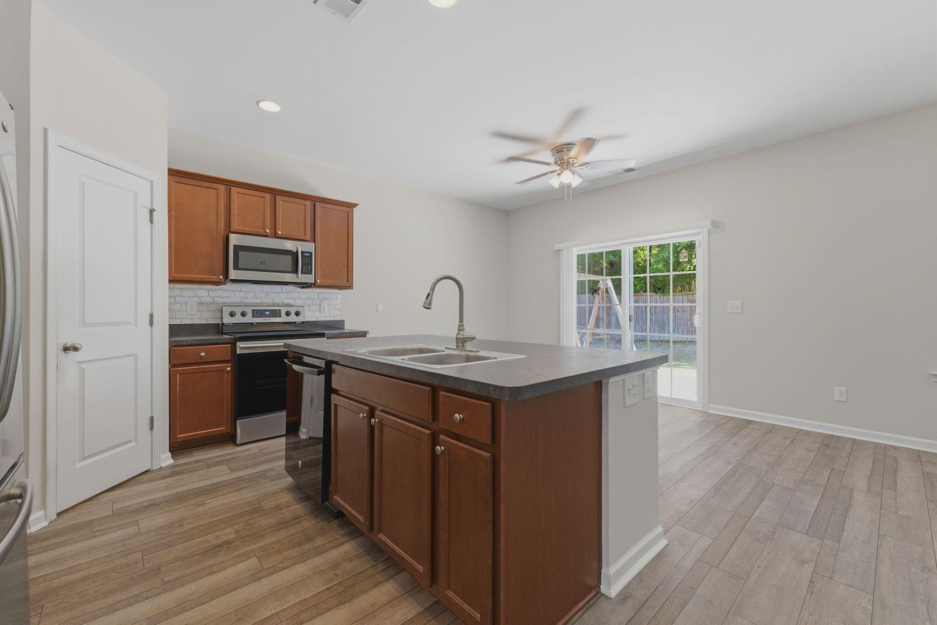 454 Rockville Road Photo 10