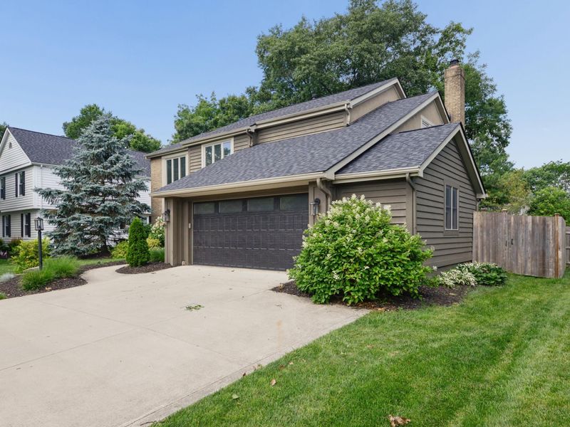 8175 Markhaven Drive, Columbus, OH 43235 Photo 3