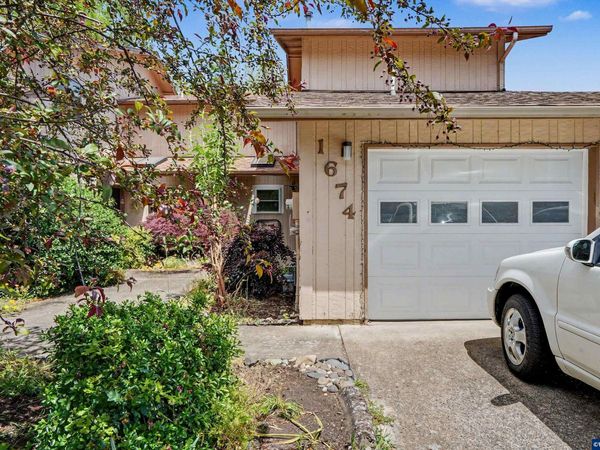 1674 SW Country Club Pl, Corvallis, OR 97330