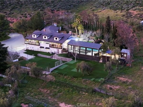 9557 Hierba , Agua Dulce, CA 91390
