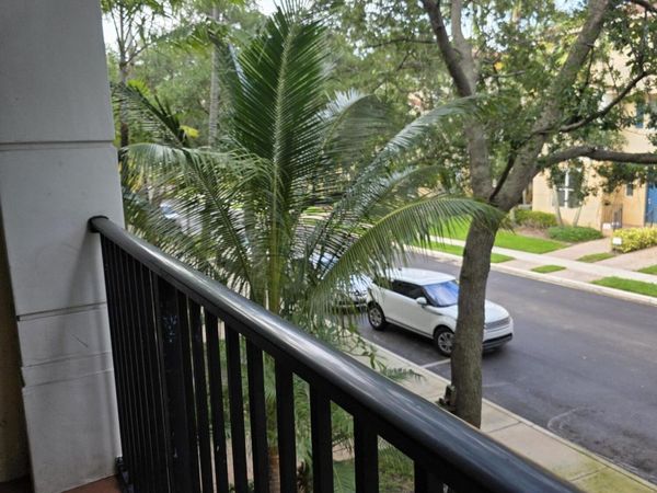 2866 S Oasis Drive, Boynton Beach, FL 33426