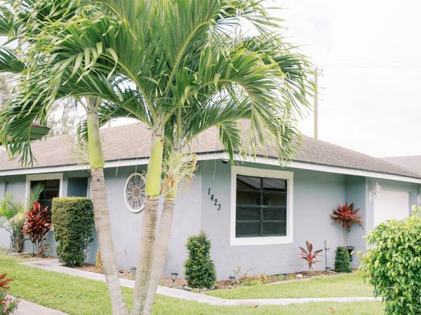 1423 Summit Run Circle, West Palm Beach, FL 33415