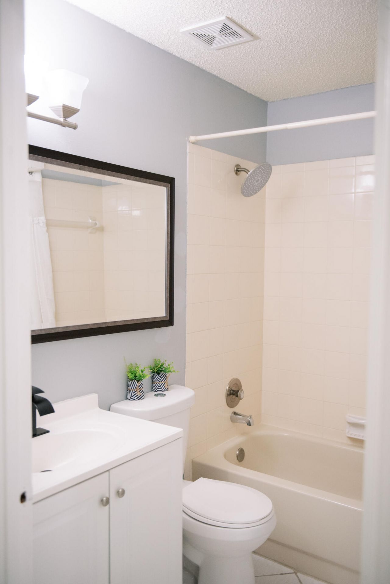 1423 Summit Run Circle, West Palm Beach, FL 33415 Photo