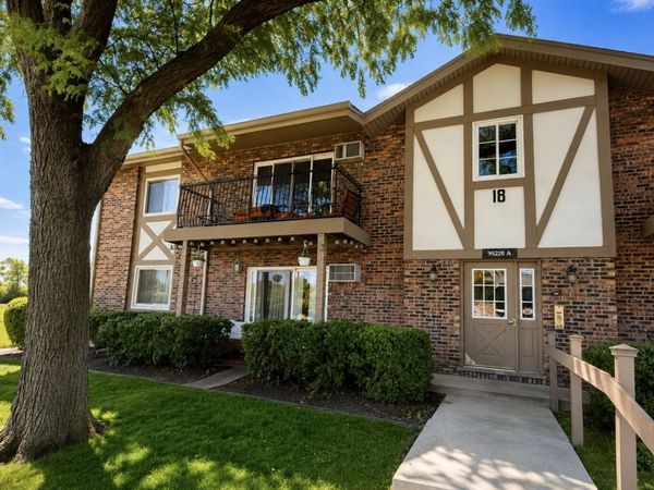 9S220 S Frontage Road , Unit 101, Willowbrook, IL 60527