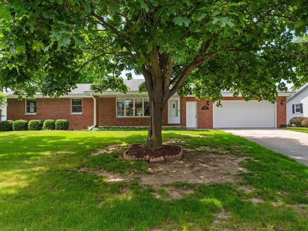 537 PLEASANT WAY, Seymour, WI 54165