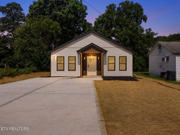 1709 Vada Circle, Knoxville, TN 37912