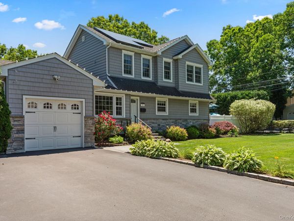 58 Roseville Avenue, Saint James, NY 11780