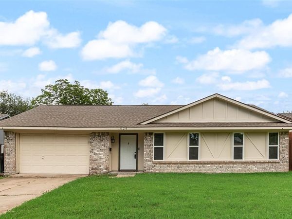 1024 Sunset Drive , Garland, TX 75040
