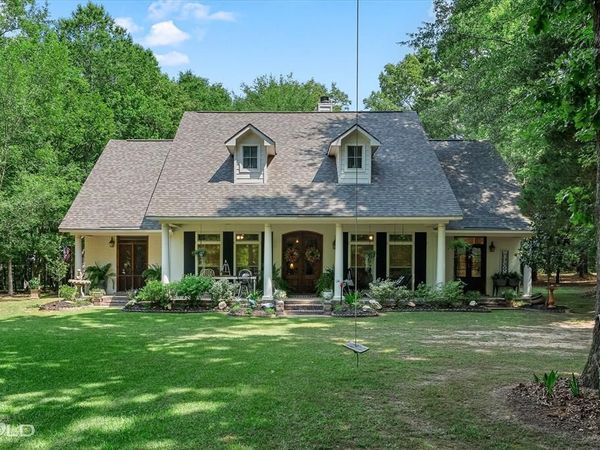 11090 Upper State Line Road, Vivian, LA 71082