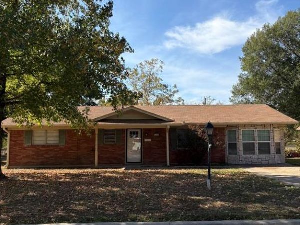 240 SW 31st Street , Paris, TX 75460