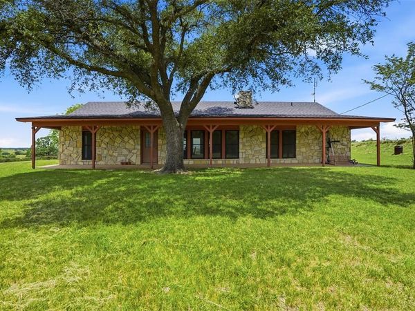 573 County Road 3592, Paradise, TX 76073