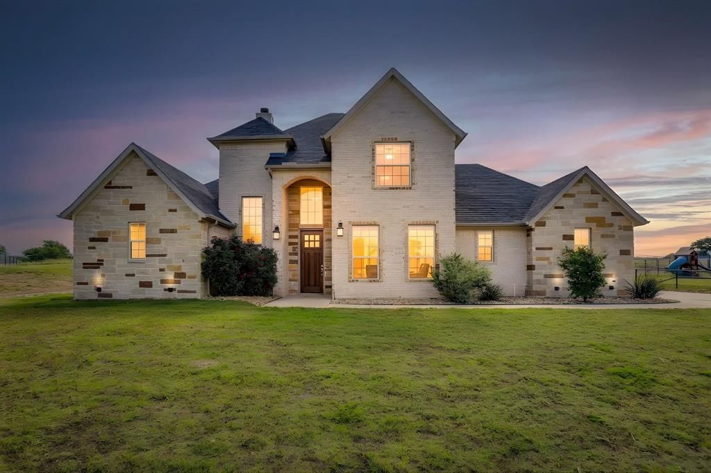120 War Wagon Circle, Millsap, TX 76066 Main Photo
