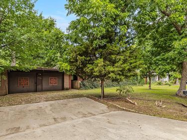 2224 Lakeland Drive, Dallas, TX 75228