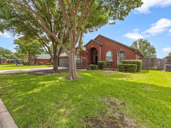 1520 Hampton Drive , Mansfield, TX 76063