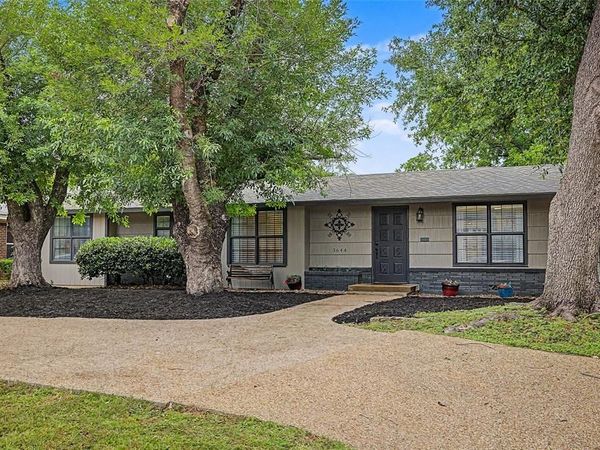 3644 W Seminary Drive, Fort Worth, TX 76109