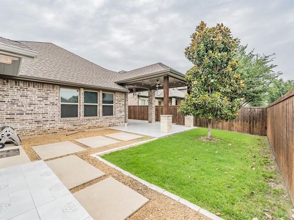 612 Rawlins Lane, Fort Worth, TX 76131