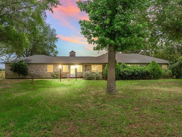 903 Vz County Road 1602, Grand Saline, TX 75140