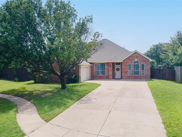 5208 Lake Haven Lane , Grand Prairie, TX 75052