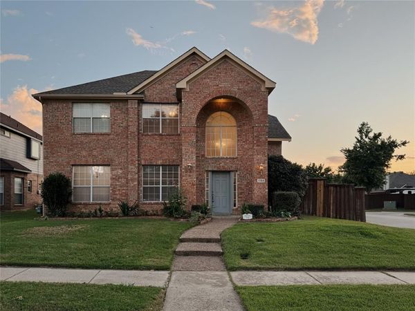 1184 Courtney Lane , Lewisville, TX 75077