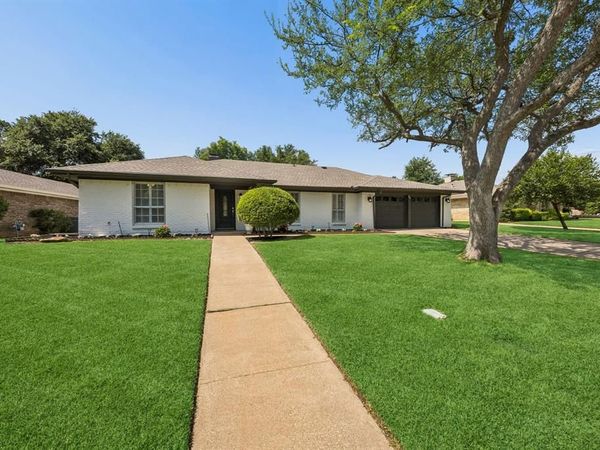 904 Shelley Drive, Arlington, TX 76012