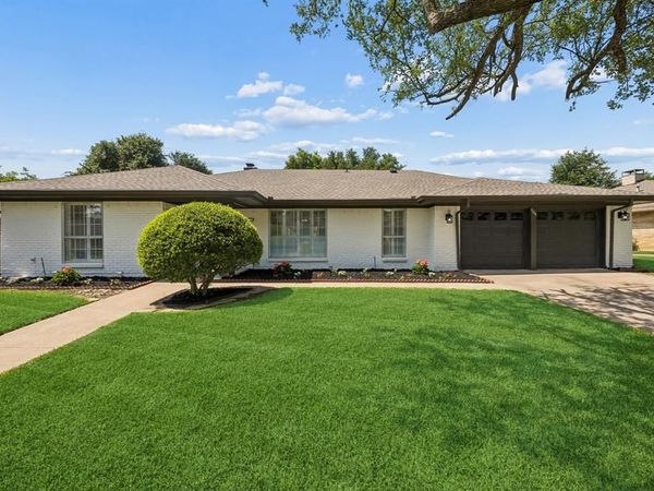 904 Shelley Drive , Arlington, TX 76012