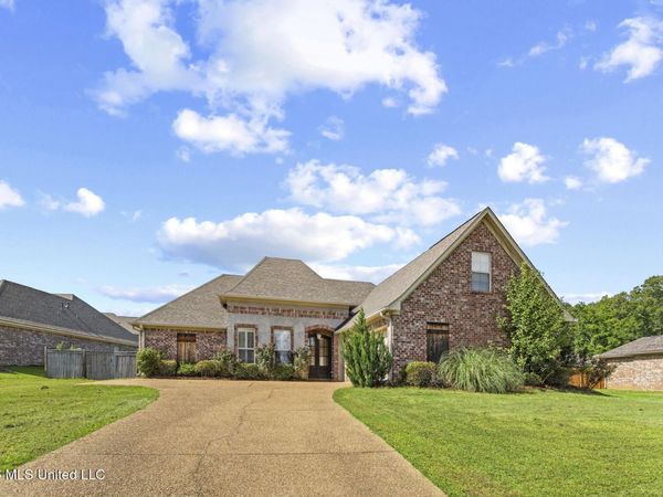 102 Oak Meadow Court, Clinton, MS 39056