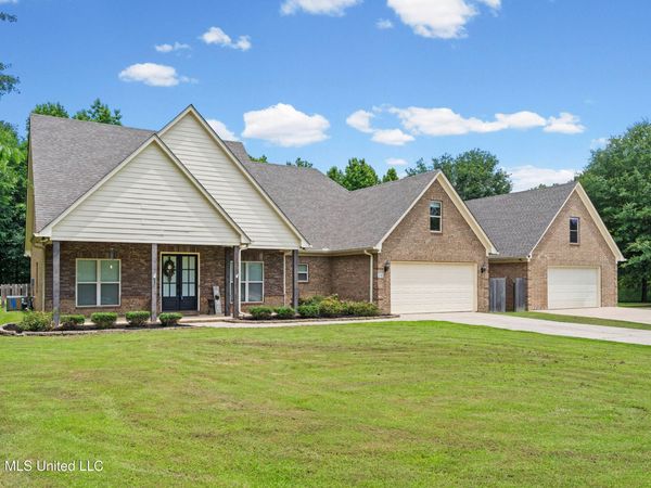 74 Vance Cove, Byhalia, MS 38611
