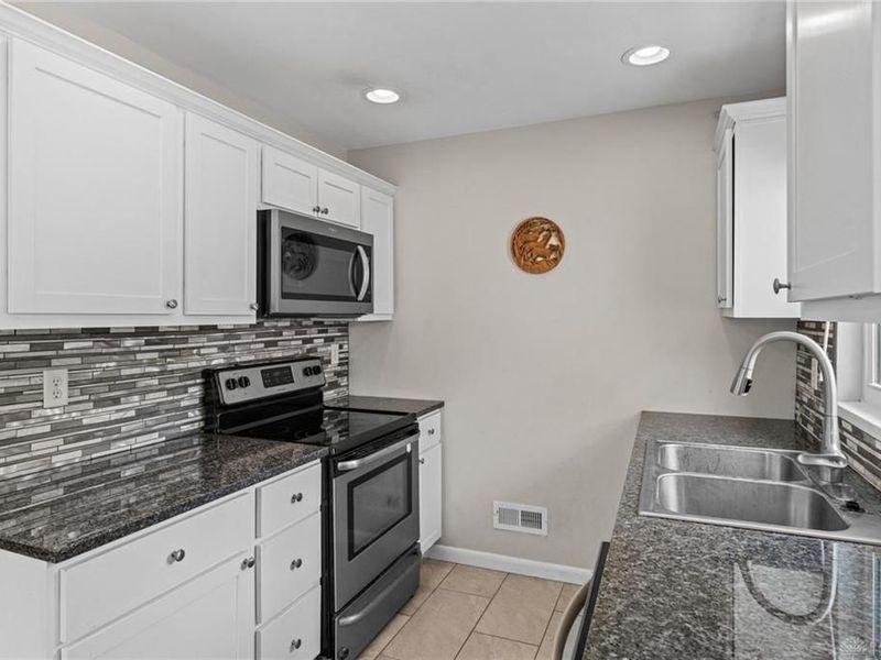 630 Hadley Avenue, Dayton, OH 45419 Photo 12
