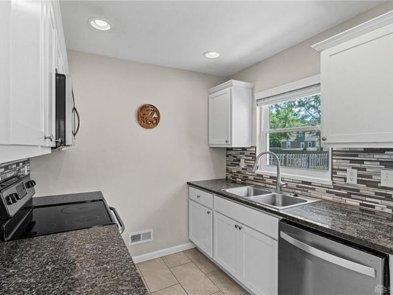 630 Hadley Avenue, Dayton, OH 45419 Photo 13