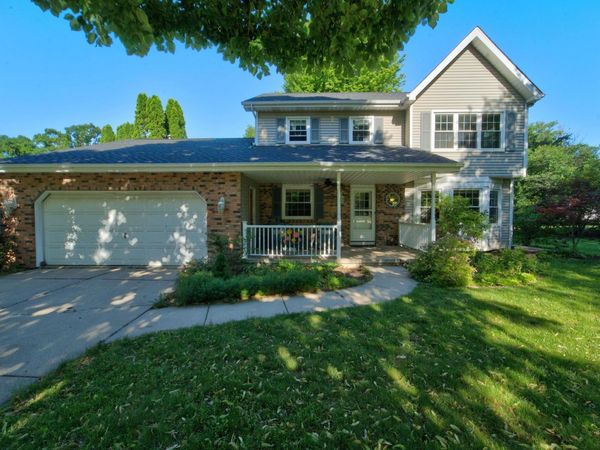 8 Darien Circle, Madison, WI 53717
