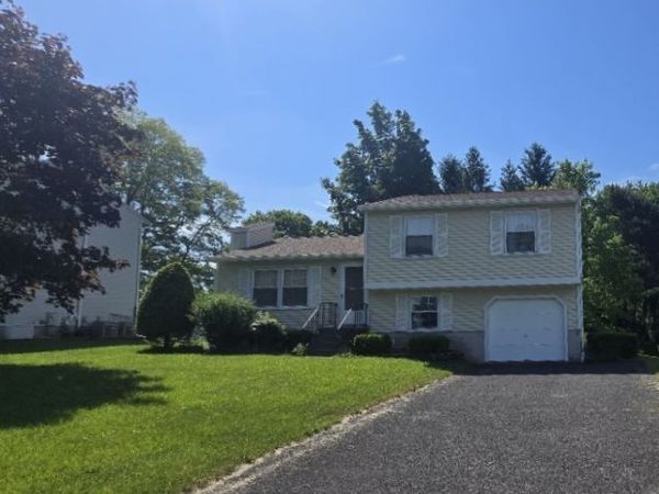 8361 Sextant Drive, Baldwinsville, NY 13027