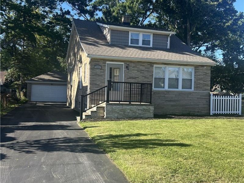 24371 Hartland Drive , Euclid, OH 44123 Photo 2