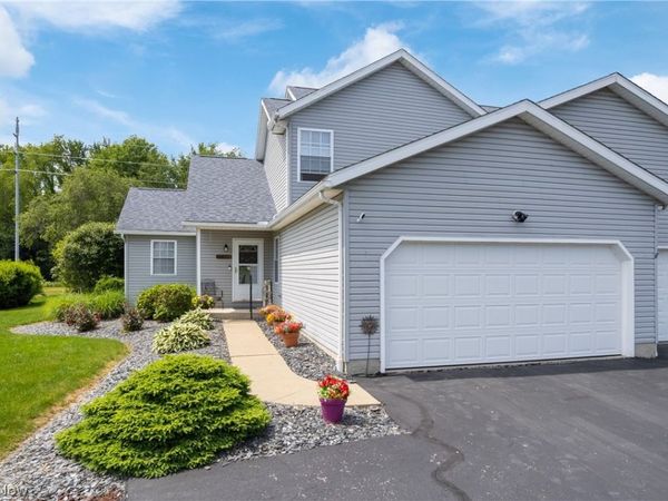 2419 Meadow Spring Circle , Akron, OH 44312
