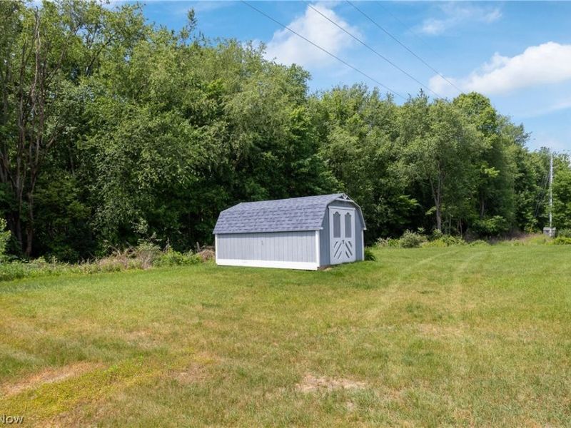 2419 Meadow Spring Circle, Akron, OH 44312 Photo 34