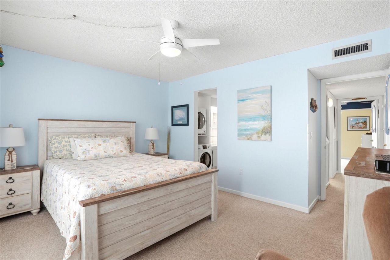 320 Medallion Boulevard , Unit H, Madeira Beach, FL 33708 Photo
