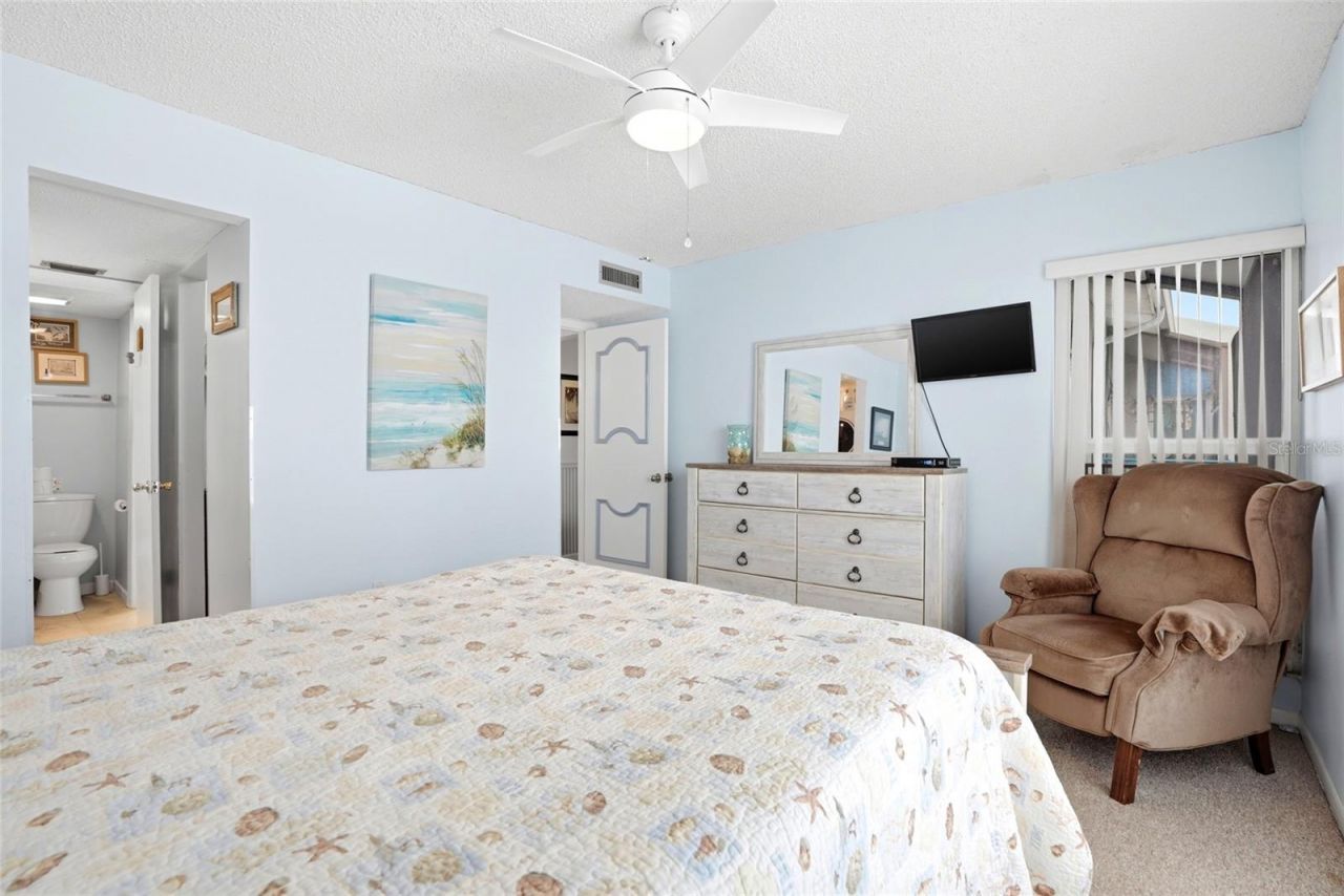 320 Medallion Boulevard , Unit H, Madeira Beach, FL 33708 Photo