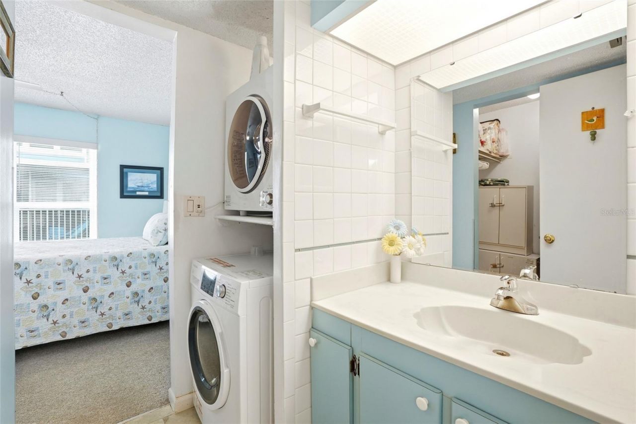320 Medallion Boulevard , Unit H, Madeira Beach, FL 33708 Photo
