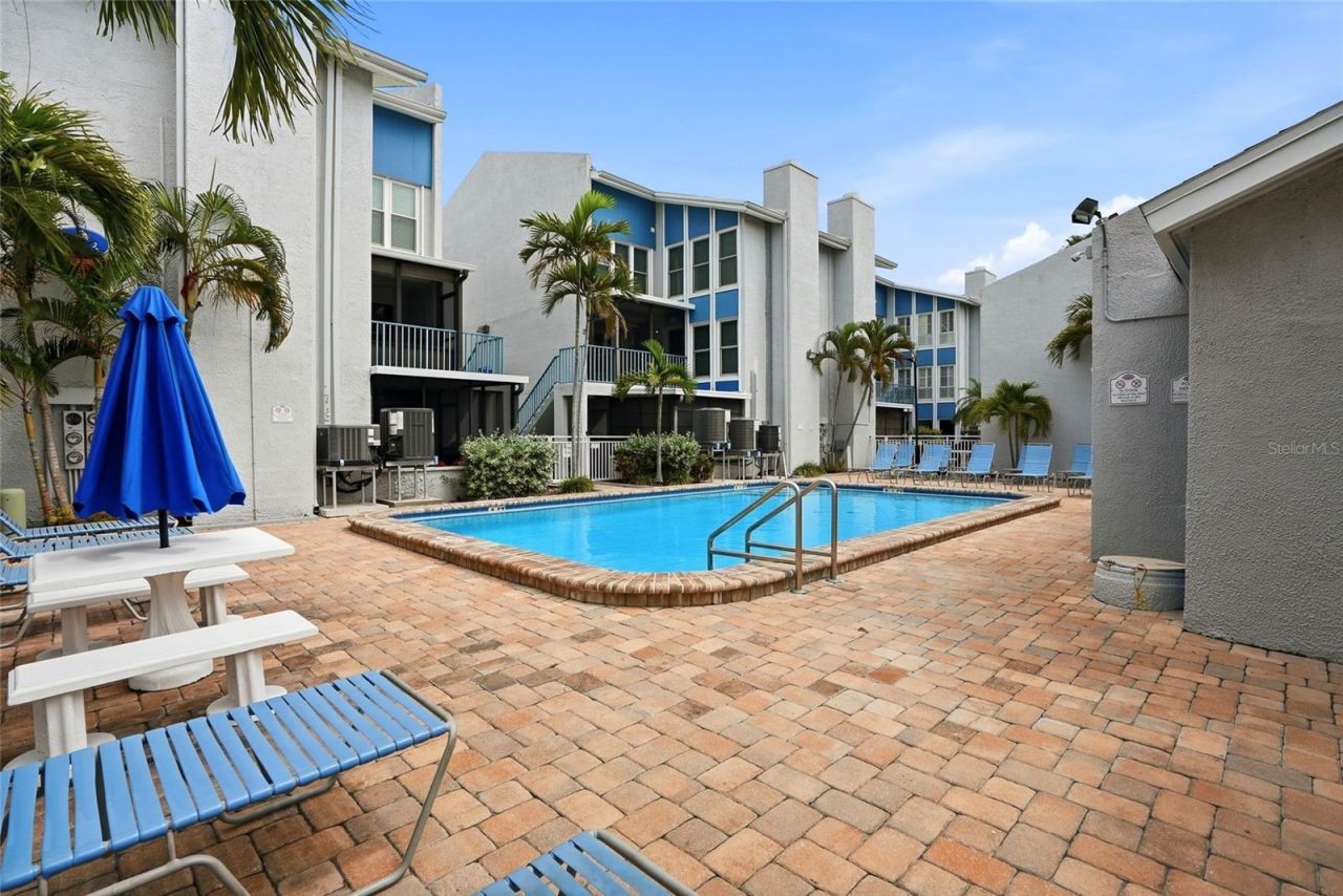 320 Medallion Boulevard , Unit H, Madeira Beach, FL 33708 Photo