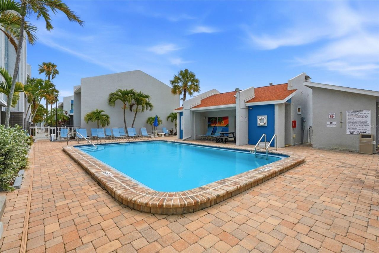 320 Medallion Boulevard , Unit H, Madeira Beach, FL 33708 Photo