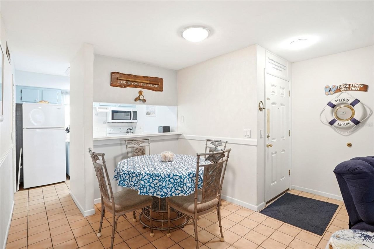 320 Medallion Boulevard , Unit H, Madeira Beach, FL 33708 Photo
