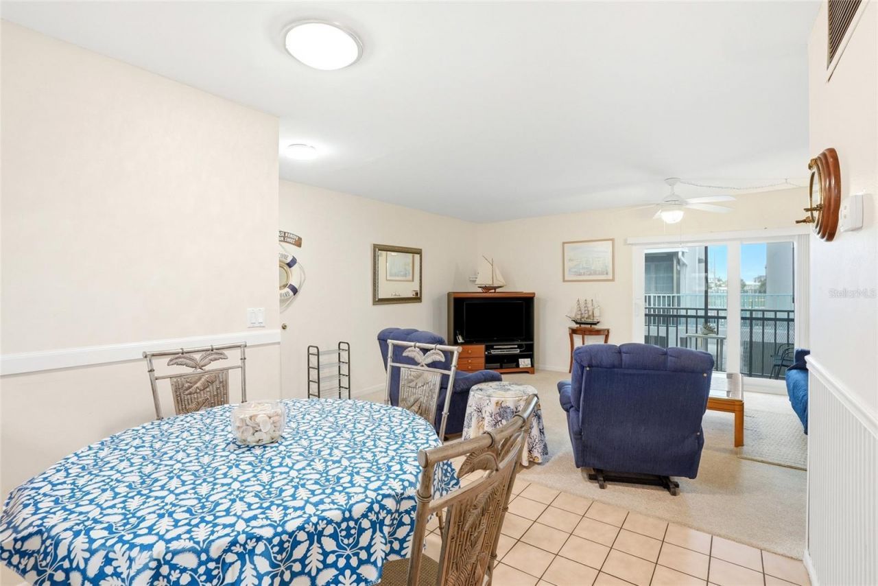 320 Medallion Boulevard , Unit H, Madeira Beach, FL 33708 Photo