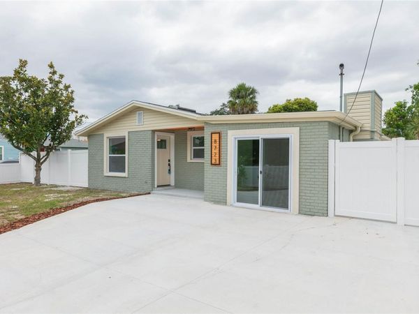 8723 N RIVER FOREST CIRCLE , TAMPA, FL 33604