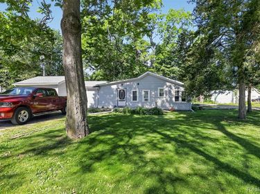 128 Front Drive , Northfield Twp, MI 48189