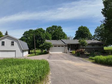 58560 Kirkwood Road, Mankato, MN 56001