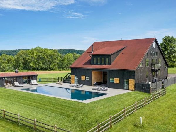 854 SPRING HILL ROAD , RIEGELSVILLE, PA 18077