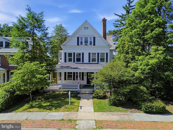 121 W SPRINGETTSBURY AVENUE , YORK, PA 17403